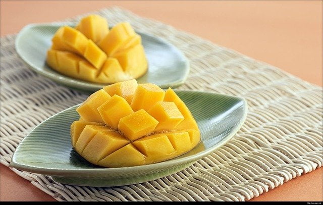 Mangga Pasti Jadi Salah Satu Buah Favoritmu Bukan?. Makna Mimpi Makan Mangga Menurut Primbon Harus Diperhatikan. Inilah Arti Mimpi Makan Mangga Dari Primbon.