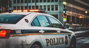 Makna Mimpi Dikejar Polisi yang Wajib Kamu Tahu!