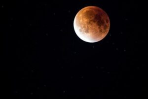 Arti Mimpi Melihat Gerhana Bulan di Langit Tentang Emosional Arti Mimpi Melihat Gerhana Bulan di Langit Tentang Emosional