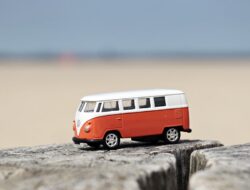 Arti Mimpi Bus (Bis) ; Naik, Kecelakaan, Tiket, Ketinggalan Bis Arti Mimpi Bus (Bis) ; Naik, Kecelakaan, Tiket, Ketinggalan Bis