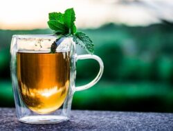 Arti Mimpi Teh : Hijau, Hitam, Minum, Menuang, dan Tumpah Arti Mimpi Teh : Hijau, Hitam, Minum, Menuang, dan Tumpah