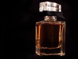 Arti Mimpi Botol Parfum Pecah Dan Mimpi Memecahkan Botol Parfum