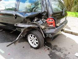 Arti Mimpi Melihat Kecelakaan Mobil Tanda Kurang Percaya Diri
