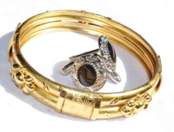 Arti Mimpi Menemukan Perhiasan Emas Cincin, Kalung Dan Gelang
