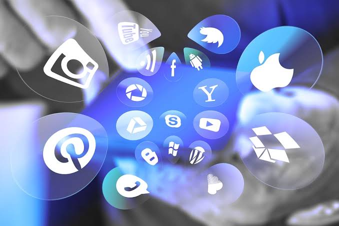 Arti Mimpi Menerima Pesan Di Sosial Media: Ada Whatsapp, Facebook, Instagram Dan Lain Sebagainya