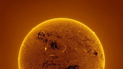 Keajaiban Alam Semesta: Foto Terbaru Letusan Matahari