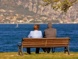 Mimpi Bertemu Dengan Orang Tua yang Sudah Meninggal, Pertandda Apa? Mimpi Bertemu Dengan Orang Tua yang Sudah Meninggal, Pertandda Apa?